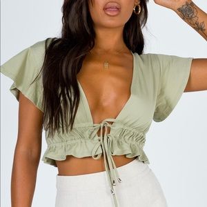 NWT princess polly crop 💚
